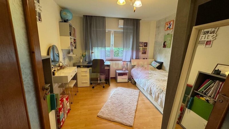 Vanzare apartament 4 camere in zona Vitan Mall -Vitanul Nou